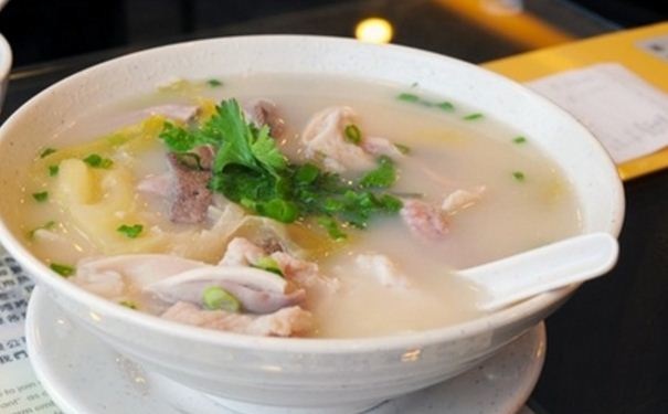 小孩吃汤泡饭有哪些危害？小孩吃汤泡饭的危害[图]